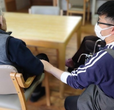 介護職/Care Worker 中堅